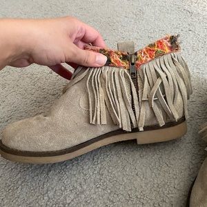 Fringe boots